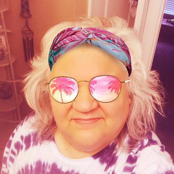 Meet your Posher, Karen - Picture 2 of 2